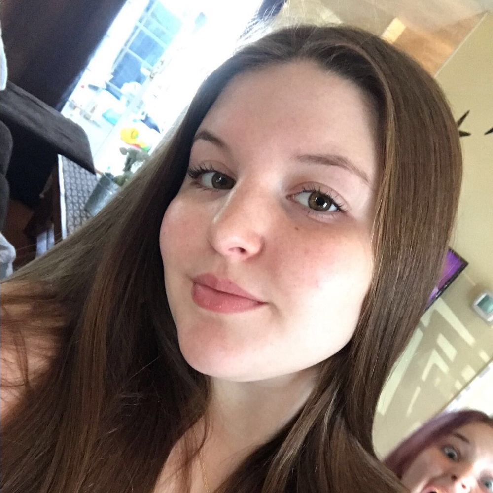 Meet your Posher, Julia